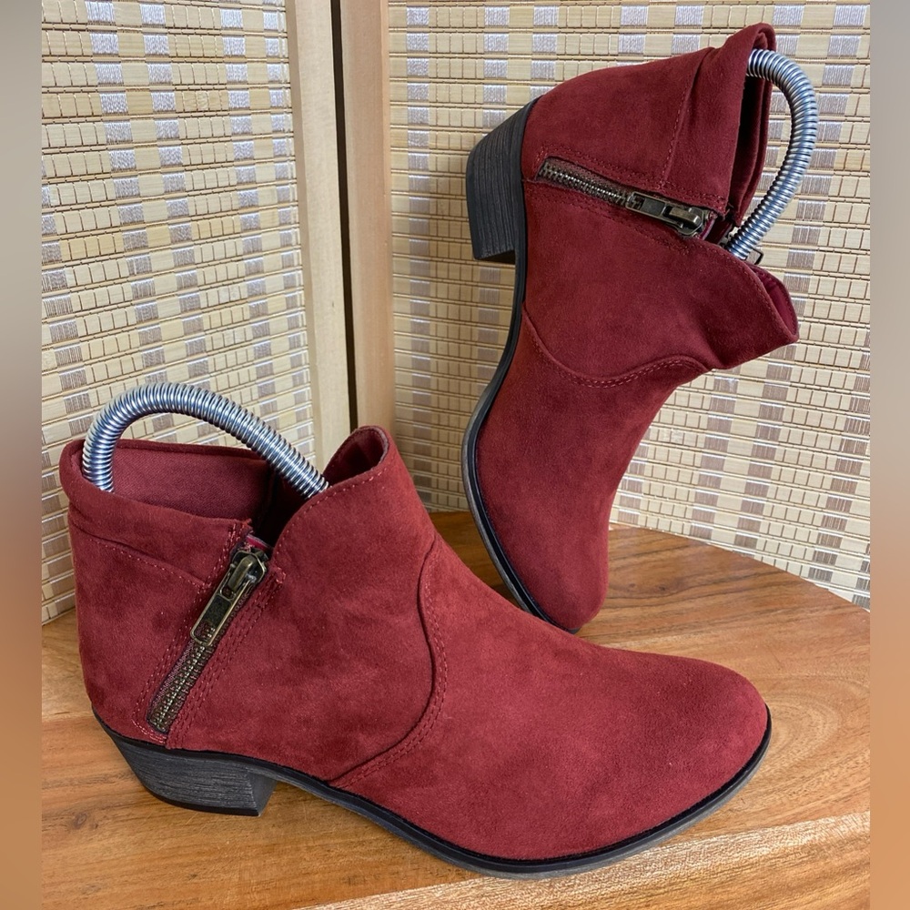 Sun + Stone Abby Woman’s 6 Red Faux Boho Suede Ankle Booties
